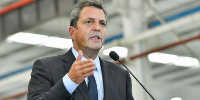 Massa anunció acuerdo de precios con supermercadistas y mayoristas