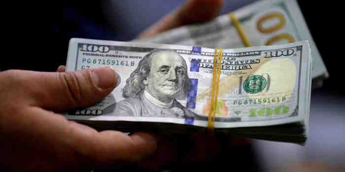 Alta volatilidad del dólar blue en Salta: en un día subió hasta 100 pesos y cerró en $1040