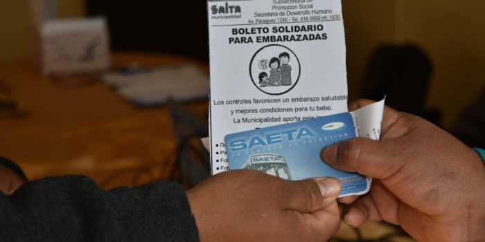 Salteñas embarazadas ya pueden recargar el boleto solidario