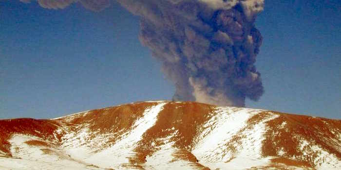 Municipios de la Puna argentina, en alerta por el volcán Láscar