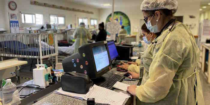 Interrumpen licencias de personal de salud ante el aumento de casos de bronquiolitis