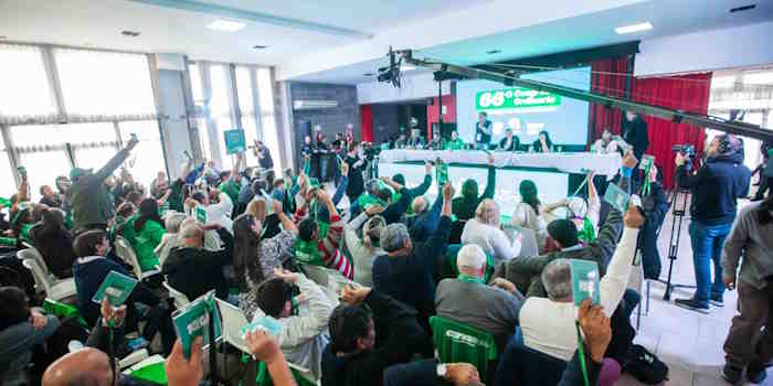 Tras rechazar el aumento salarial que Alberto firmó con UPCN, ATE toma más distancia del Gobierno y va a un paro nacional con cortes de ruta