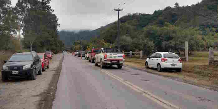 Personal de salud y docentes cortan, otra vez, la ruta 51 en Campo Quijano