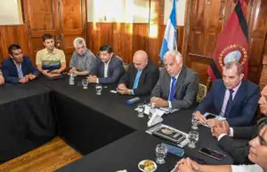 Senadores abordaron las políticas de seguridad y los proyectos del área de justicia con el ministro Domínguez