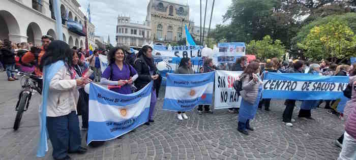 Docentes, equipos de salud autonvocados y gobierno en la dulce espera