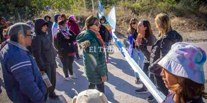 VIDEO. Indignación de turistas en el corte de la ruta 51: “Perdemos nuestro día de vacaciones”