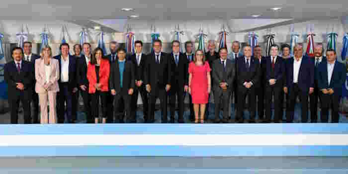 Sáenz participó de la reunión con Massa y otros gobernadores para definir la estrategia del balotaje en el interior