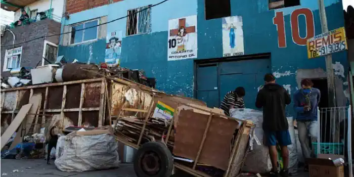 Según el Indec se necesitan casi 146 mil pesos para no ser pobres