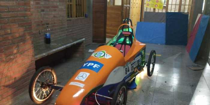 Piden ayuda para estudiantes que competirán con autos a energía solar