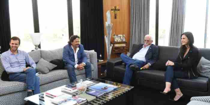 Sáenz convocó a legisladores nacionales para tratar el reclamo del transporte