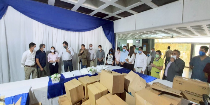 Entrega de materiales de protección e insumos a hospitales a municipios 
