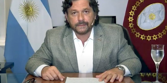 El Gobernador Gustavo Saenz suspendió el ingreso de colectivos