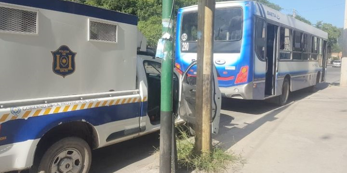 Tres coches de Saeta violentados