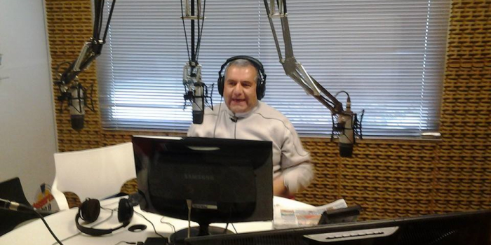 Conductor radial también solicitó el IFE pero no rendirá cuentas a nadie.