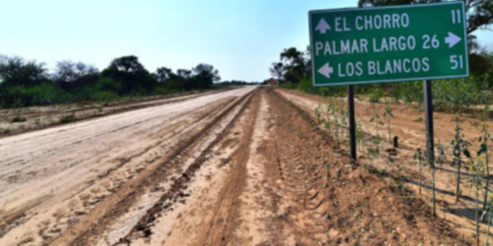 UNA LOCALIDAD FORMOSEÑA IMPIDE EL PASO DE AUTOS DE SALTA