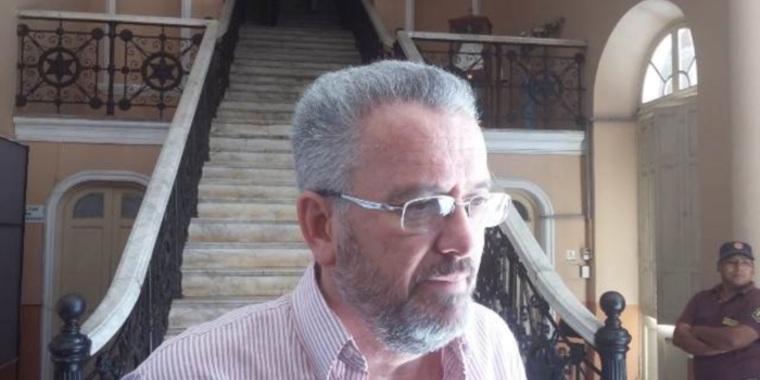 Sáenz habla de conspiración pero es parte de los gobiernos que favorecieron la especulación