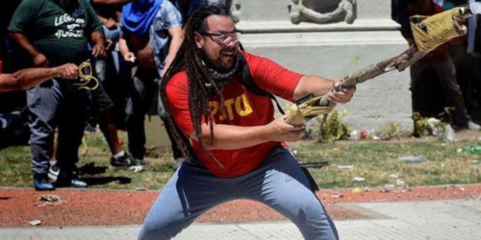 Detuvieron en Uruguay al militante de izquierda que disparó con un mortero casero frente al Congreso