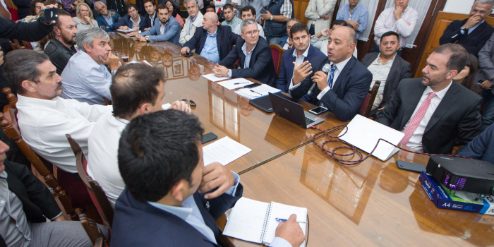 Dib Ashur exolicó a laegisladores el proyecto de ley que prorroga el presupuesto 2019