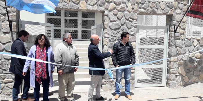 Carlos Folloni inaugura obras antes de asumir